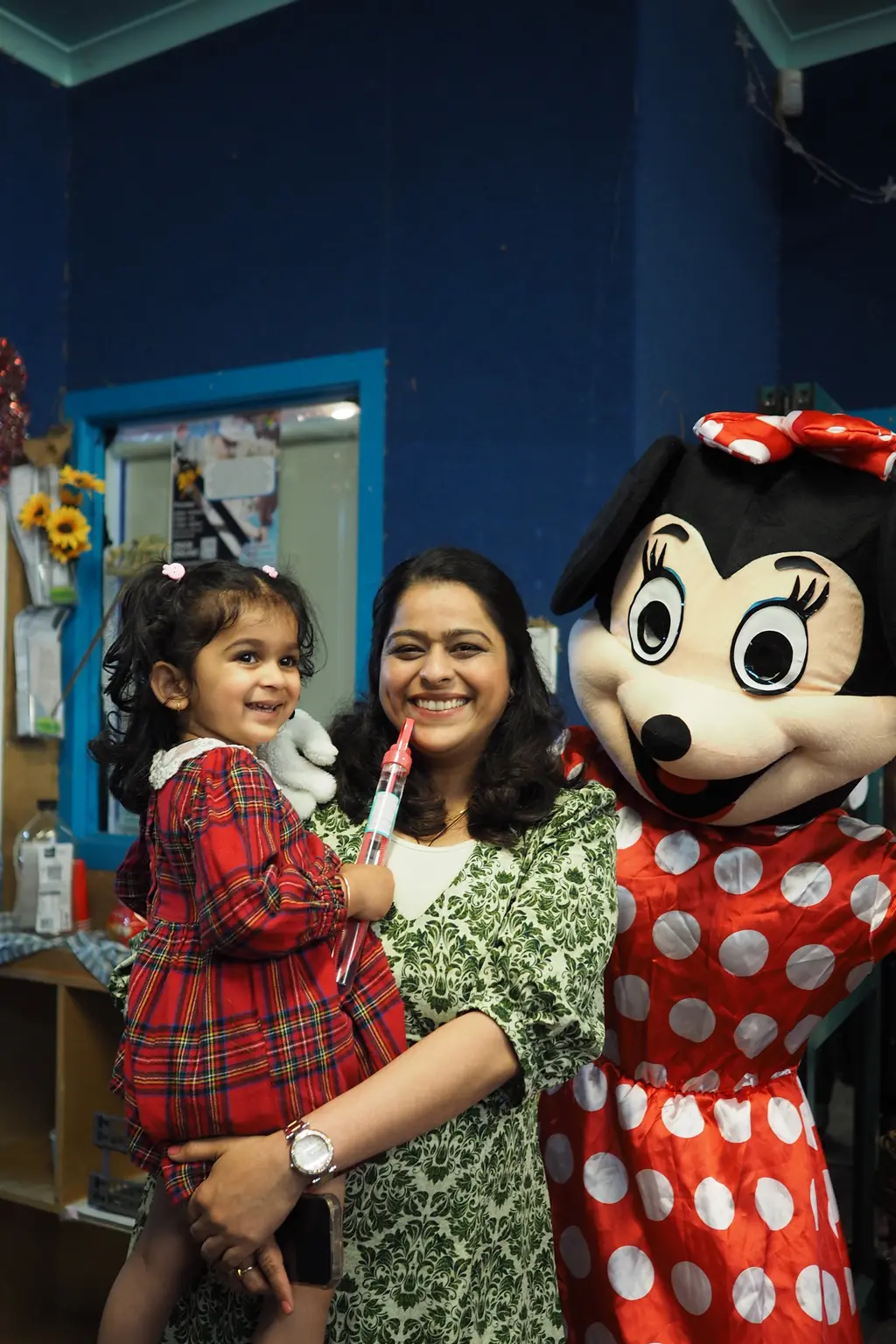 Children and kaiako enjoying group play indoors